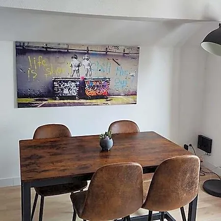 Hotel Banksy Downtown: Place De L'etoile